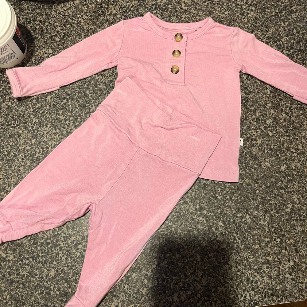 B 17      Little Bum Bums 2pc Outfit Set